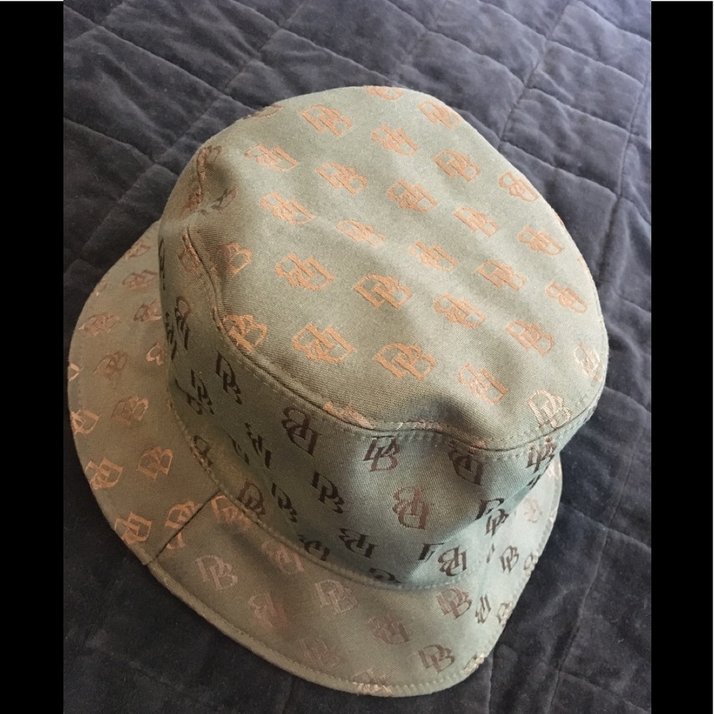 Dooney & Bourke green Bucket hat